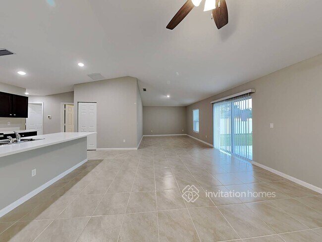 Building Photo - 2026 SW Trenton Ln