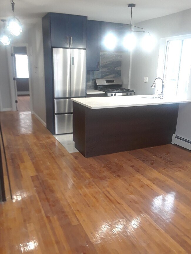 Building Photo - 33 Monaco Pl