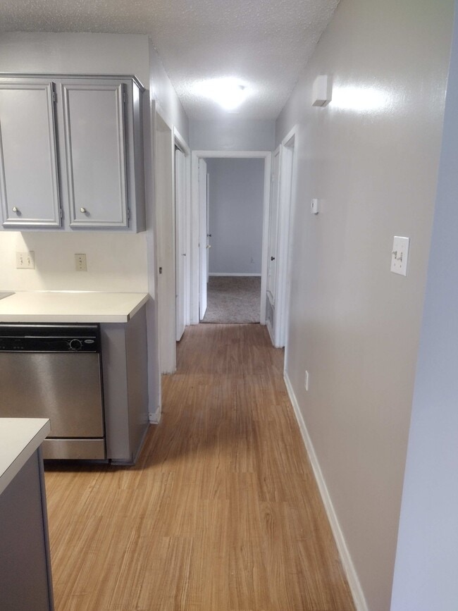 Building Photo - 525 Broad St