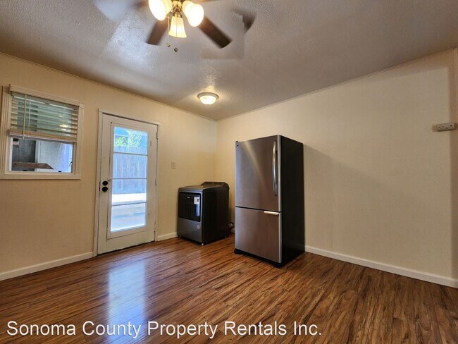 Foto del edificio - 2 br, 1 bath House - 8345 Mirabel Ave