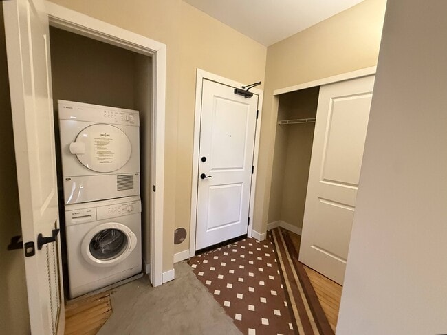Interior Photo - Pioneer Endicott