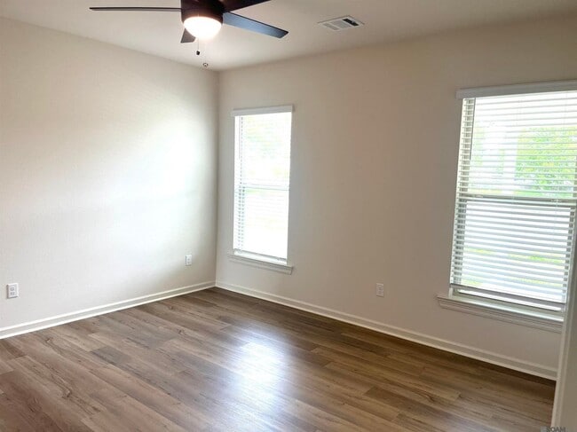 Building Photo - 35657 Woodland Ridge Dr