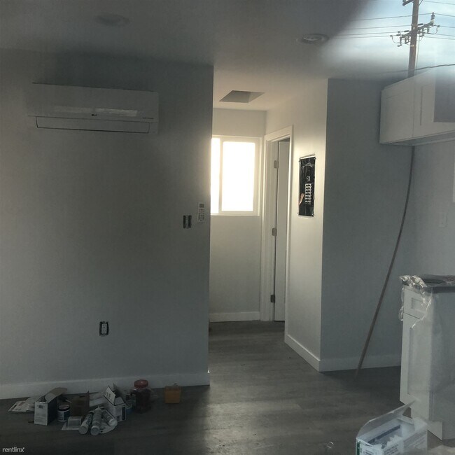 Building Photo - 615 S Duncan Ave