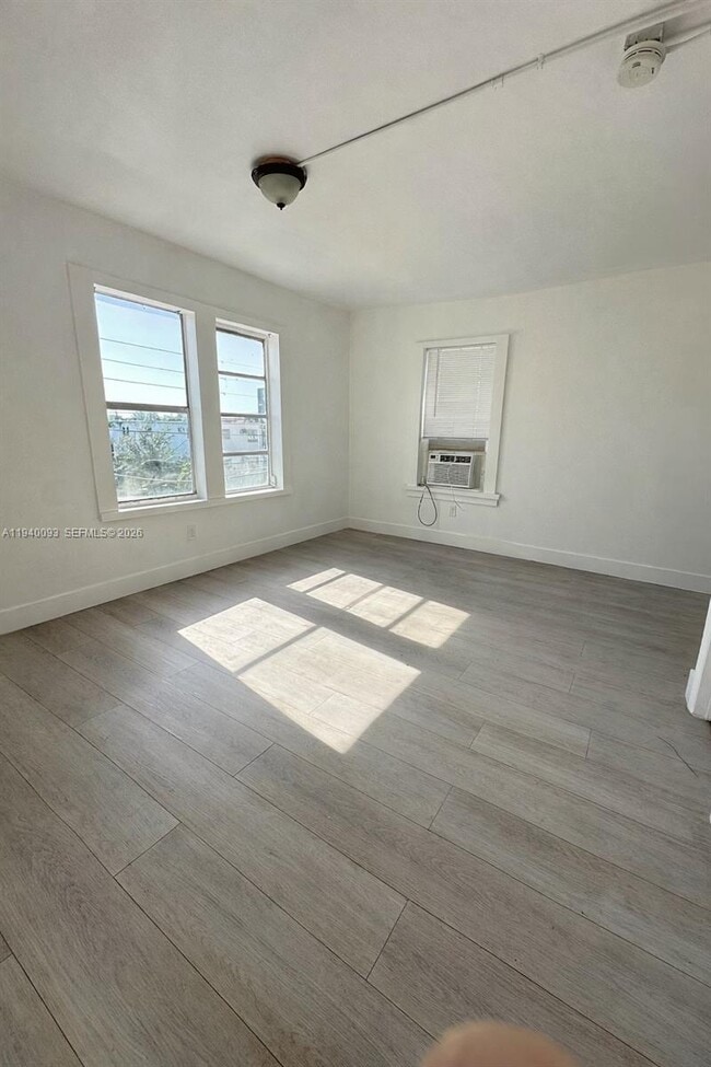 Foto del edificio - 967 SW 5th St