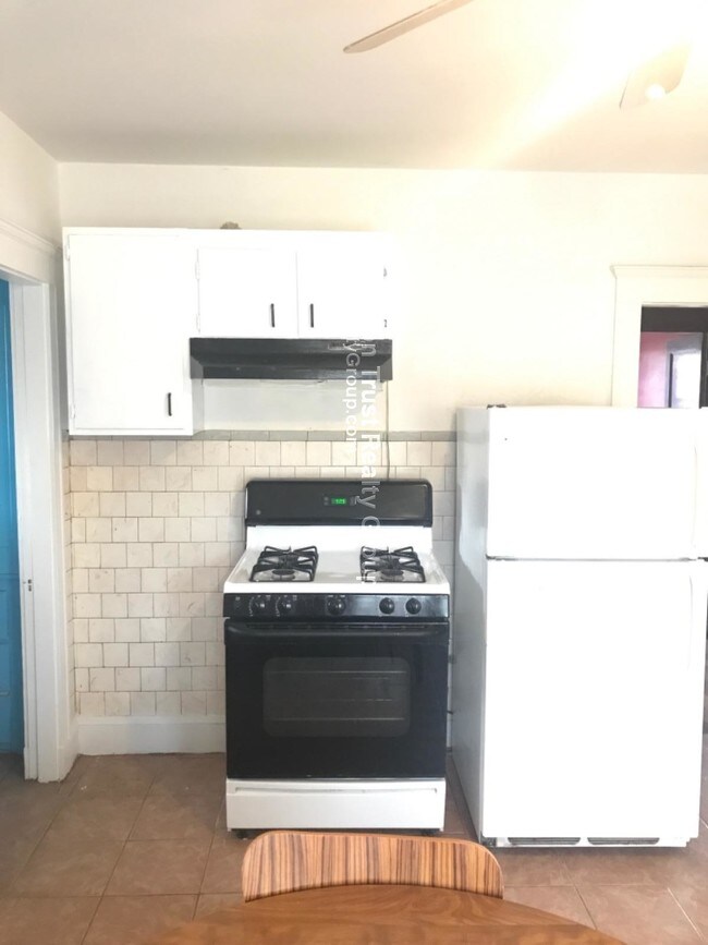 Building Photo - 2.5 Bd