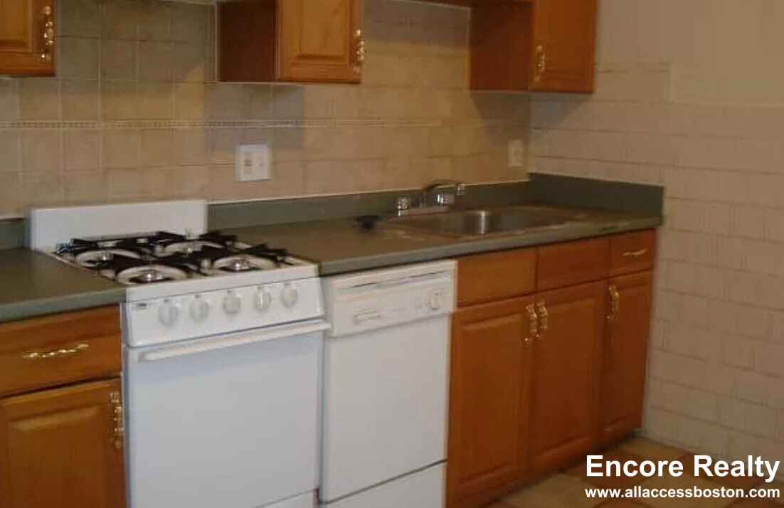 Primary Photo - 126 Warren St