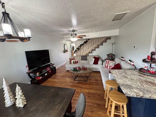 Building Photo - 822 N 1120 E