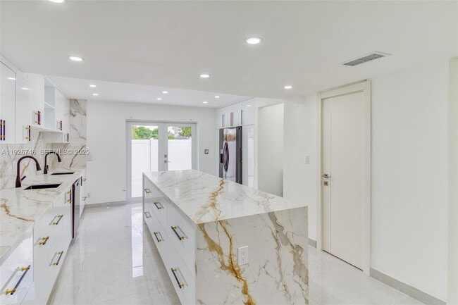 Foto del edificio - 5235 SW 40th Ave