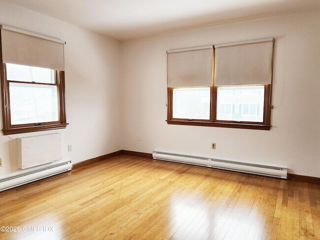 Foto del edificio - 16 Harold Ave