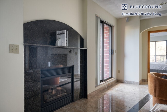 Building Photo - 373 Highland Ave