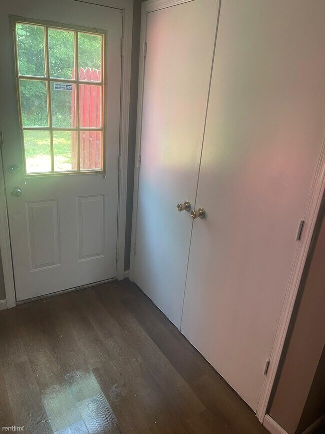 Building Photo - 2 br, 1.5 bath Condo - 106 Hickory Trace R...