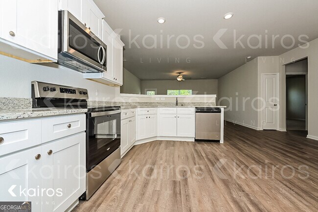 Foto del edificio - 7000 Pinehurst Way N