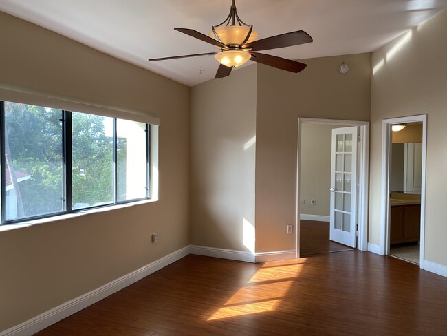 Foto del edificio - 2550 SW 18th Ter