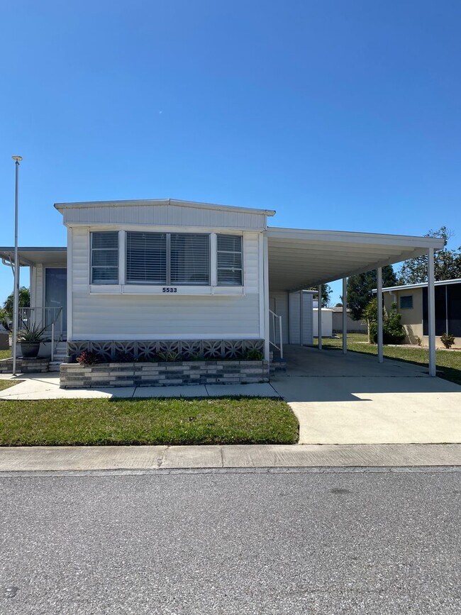 Building Photo - Holiday Park *short or long term rental av...
