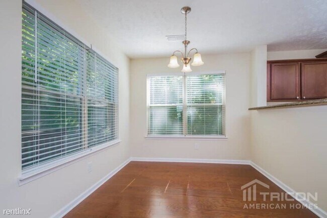 Foto del edificio - 8461 Lawson Dr