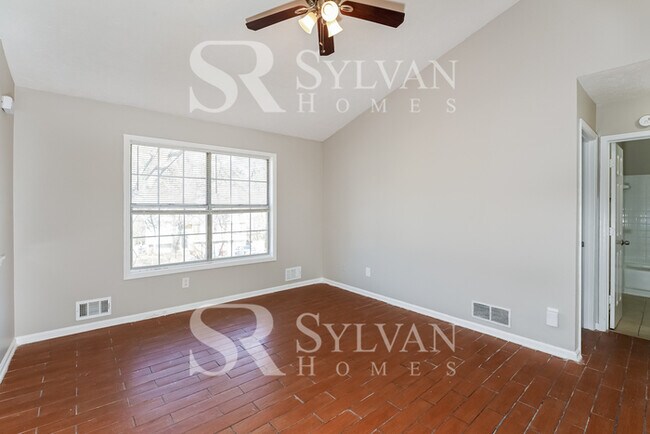 Building Photo - Welcome to this exquisite 5-bedroom, 2 spl...