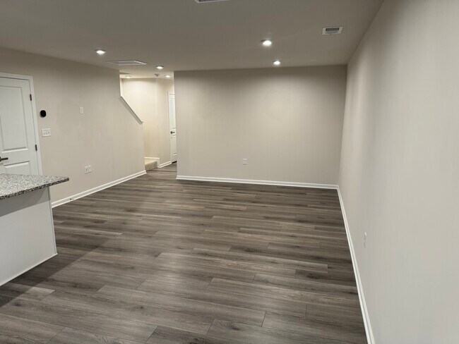 Foto del edificio - 1100 Aubrey Mdws Pl