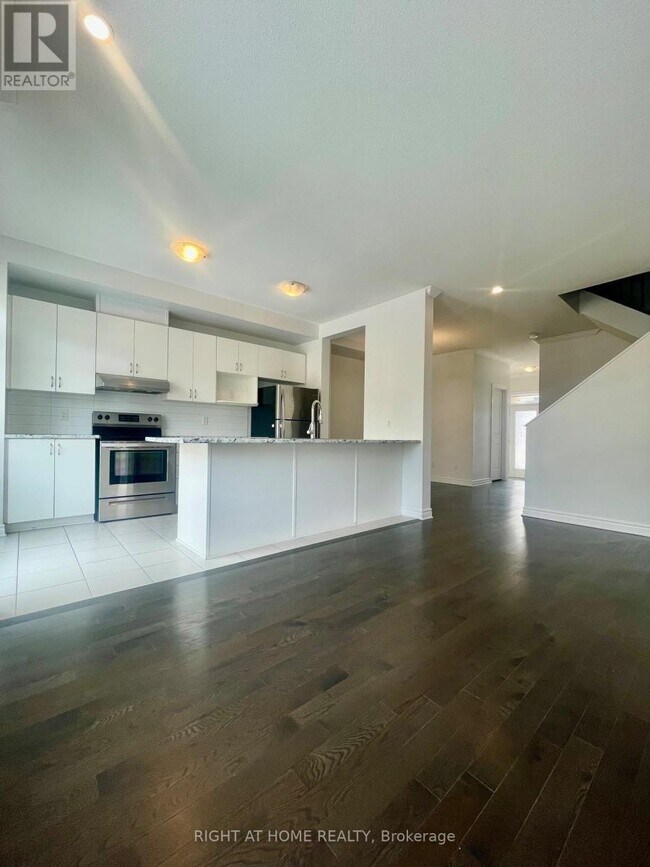 Building Photo - 810 June Grass St