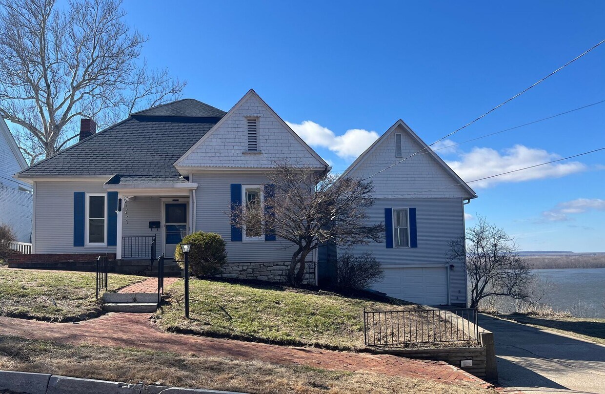 Beautiful 3 bedroom with river views - Beautiful 3 bedroom with river views