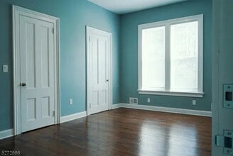 Building Photo - 225 Somerset St