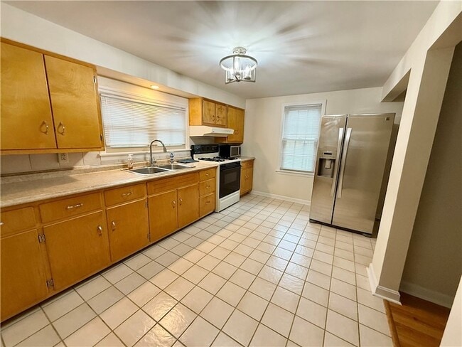 Foto del edificio - 1359 Johnston Ave