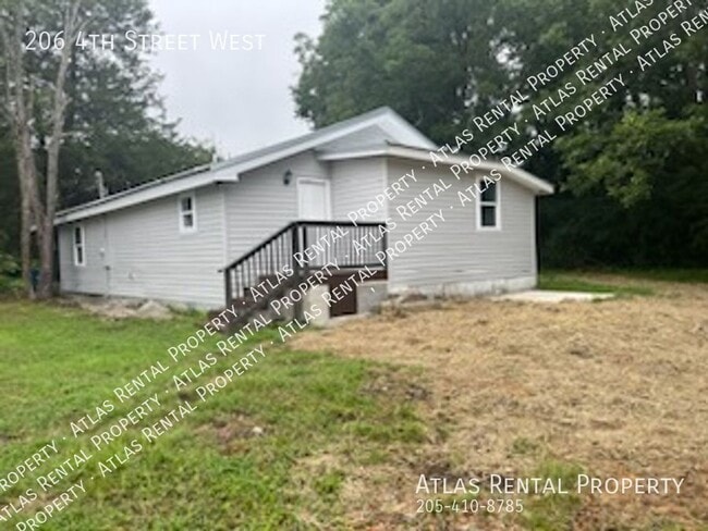Building Photo - 206 4th St W
