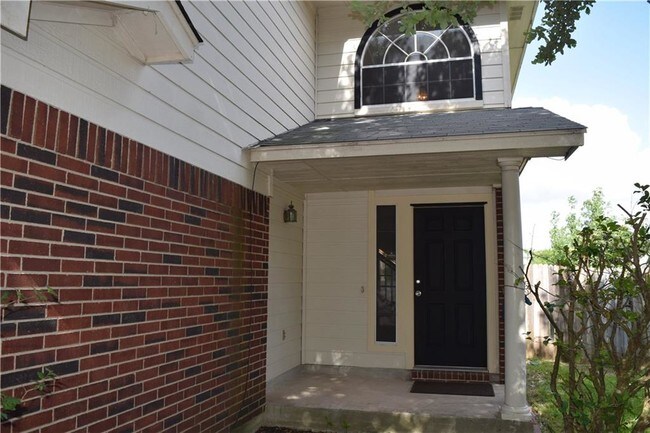 Building Photo - 15400 Sarah's Creek Dr