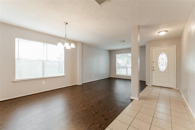 Building Photo - 8402 Storm Creek Dr