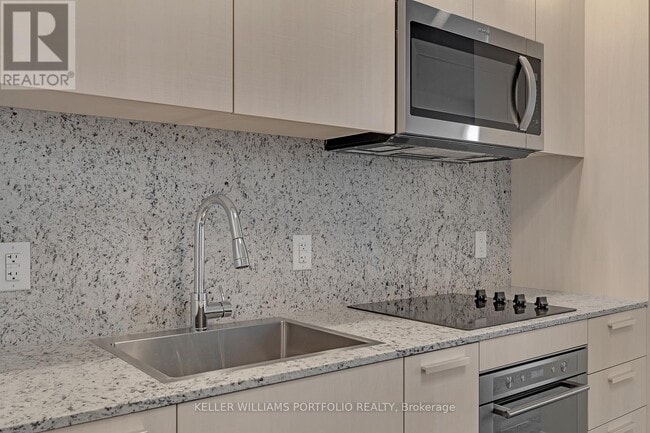 Building Photo - 75 Canterbury Pl