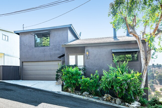 Building Photo - 914 Nordica Dr