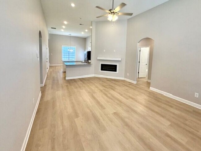 Foto del edificio - Now Leasing in Millington @ Winstone. 5 Bedroom 3 Bath Available Now!