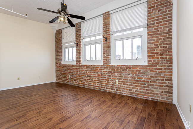 1 HAB, 1 BA: 710 ft² - The Woodward Lofts