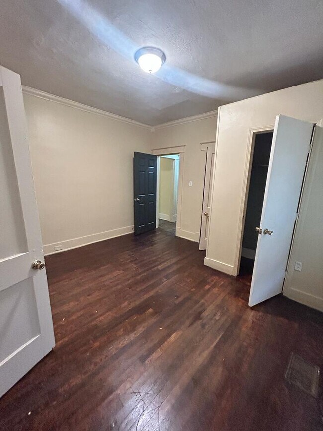 Foto del edificio - 1378 S Pkwy E