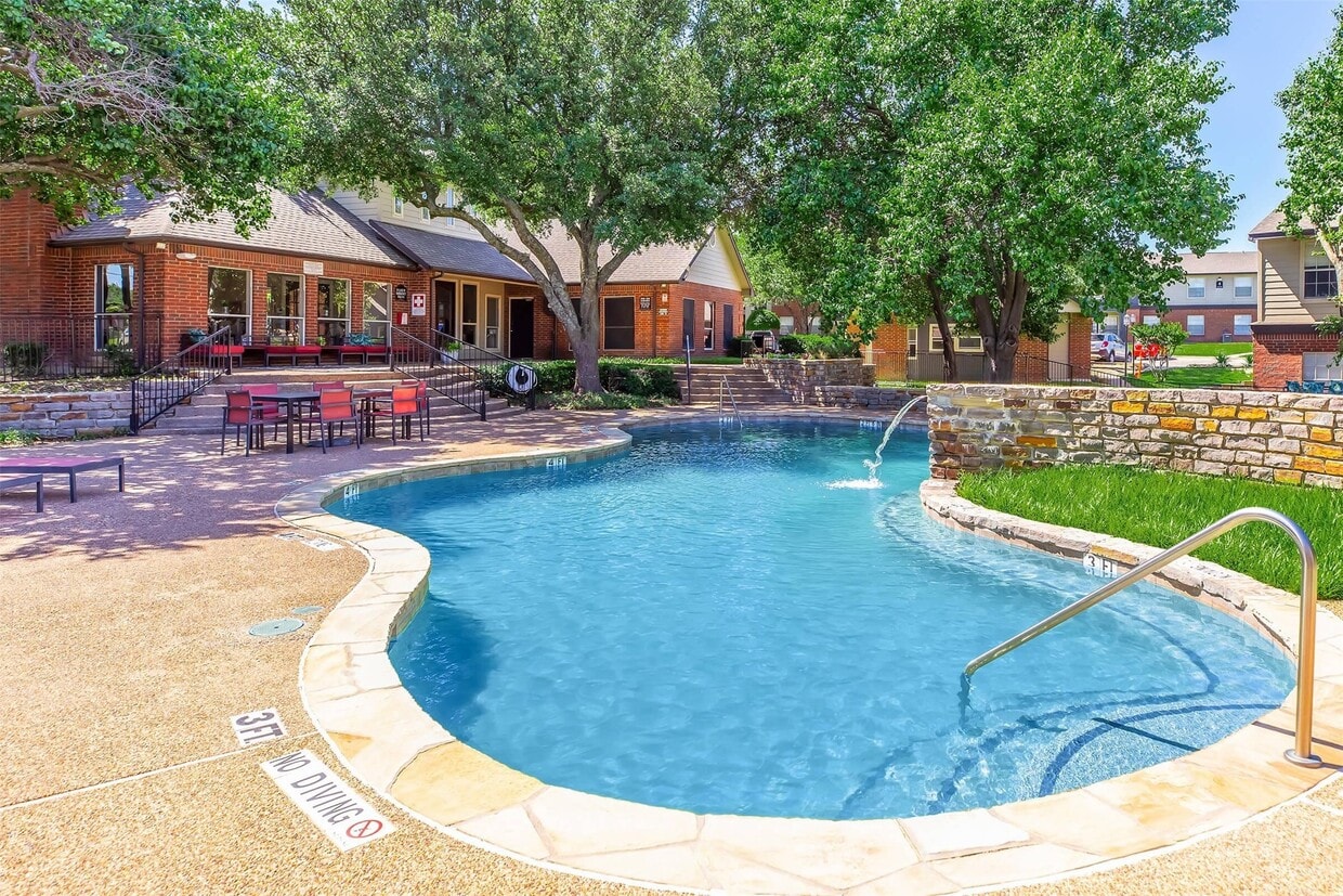 Foto principal - 8301 Boat Club Rd