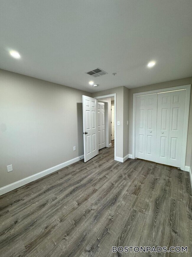 Foto del edificio - 21 Kenmar Dr