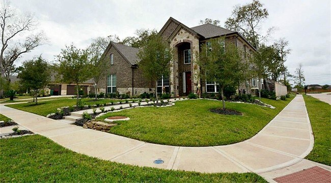 Building Photo - 7311 Pecan Landing Dr
