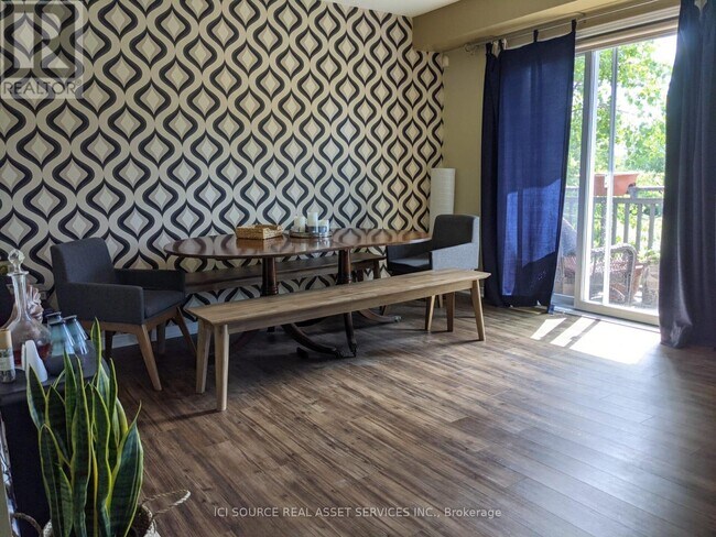 Building Photo - 20 Barnaby Private