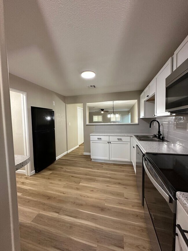 Foto del edificio - Coming Soon! Modern Updates Meet Comfort in This Move-In Ready 3BR Home. Available for Rent or Re...