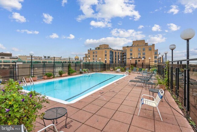 Foto del edificio - 1420 N St NW