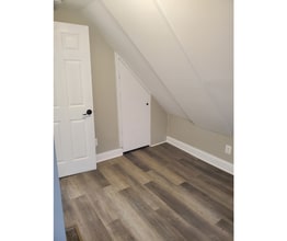 Building Photo - 17 W Talbott St