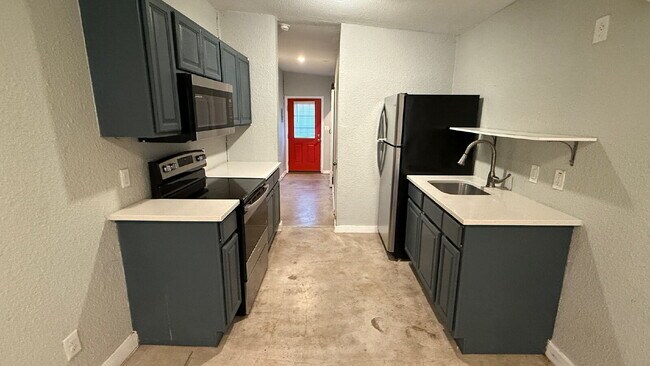 Foto del edificio - Cozy Studio for Rent — Prime Dignowity Location!