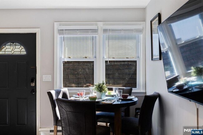 Foto del edificio - 401-403 Essex Street Unit A