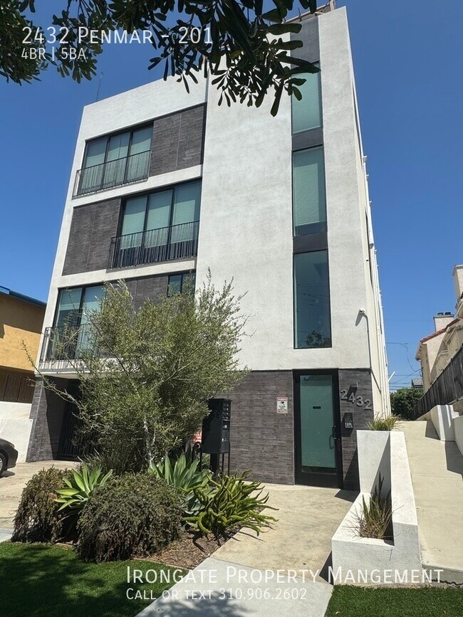 Building Photo - 2432 Penmar Ave