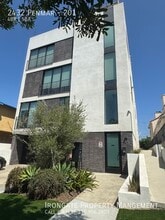 Building Photo - 2432 Penmar Ave