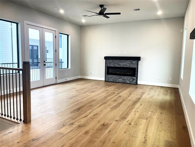 Foto del edificio - 1222 W 24th St