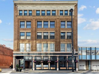 Building Photo - 335 W 5th St