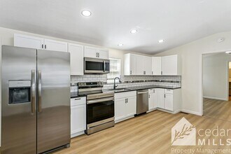 Building Photo - 1909 S Glenn Ave