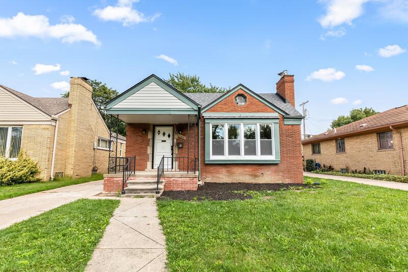 Foto principal - 24050 Blackstone St