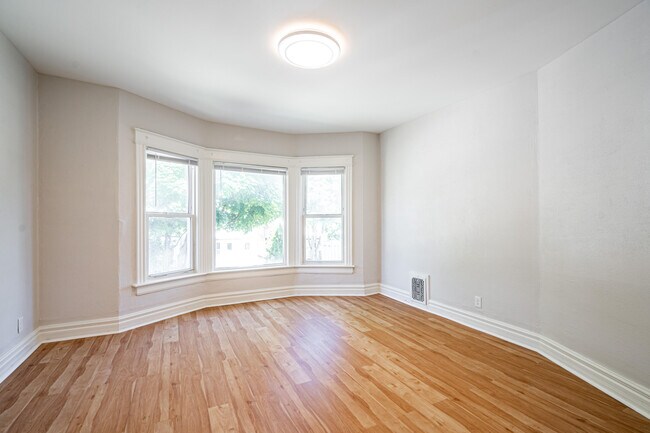 Building Photo - 1578 S 72nd St