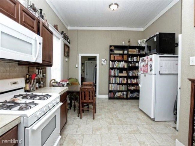 Building Photo - 2 br, 1 bath House - 204 Main St